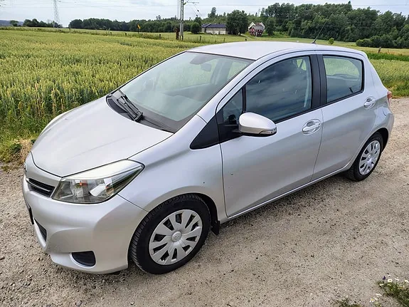 Toyota Yaris 2012 photo 3