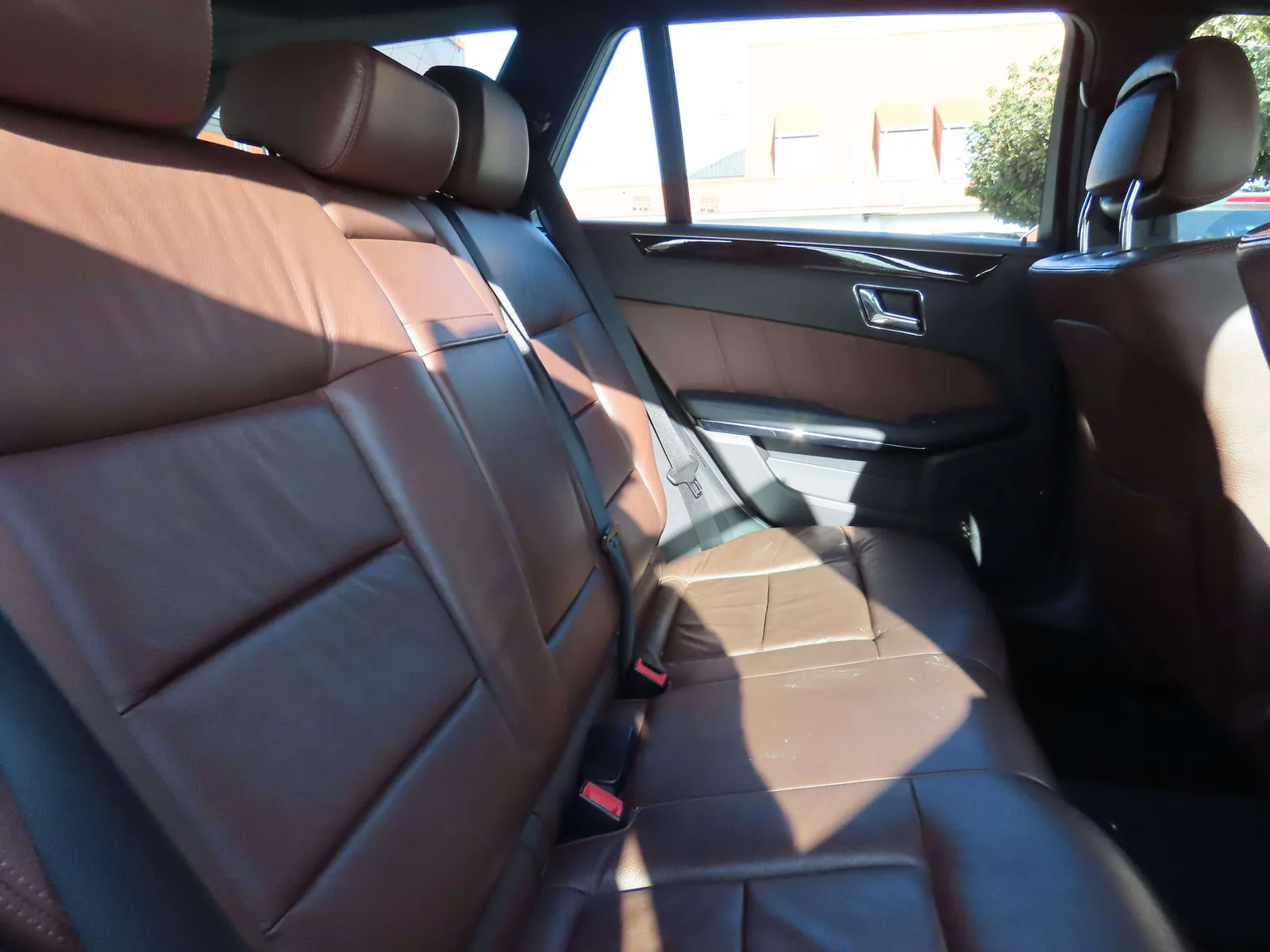 Mercedes-Benz E-Class 2011 photo 5