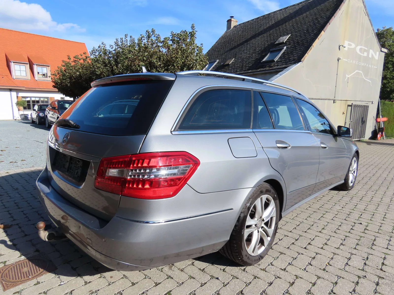Mercedes-Benz E-Class 2011 photo 3