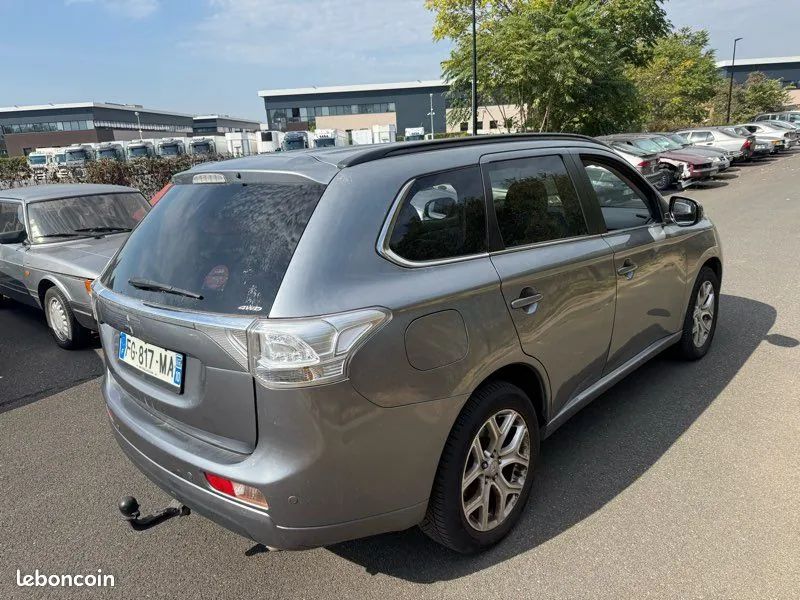 Mitsubishi Outlander 2013 photo 4