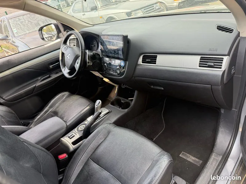 Mitsubishi Outlander 2013 photo 3