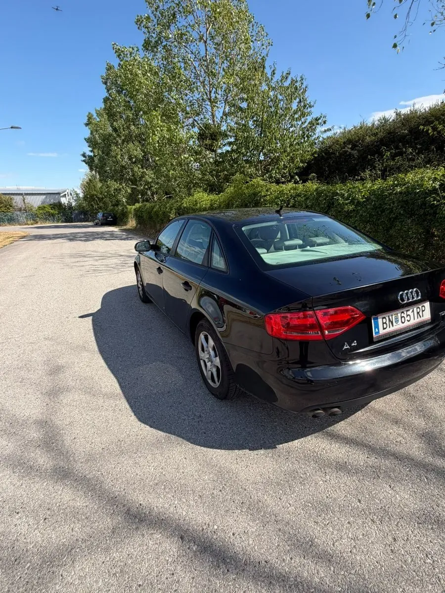 Audi A4 2011 photo 3