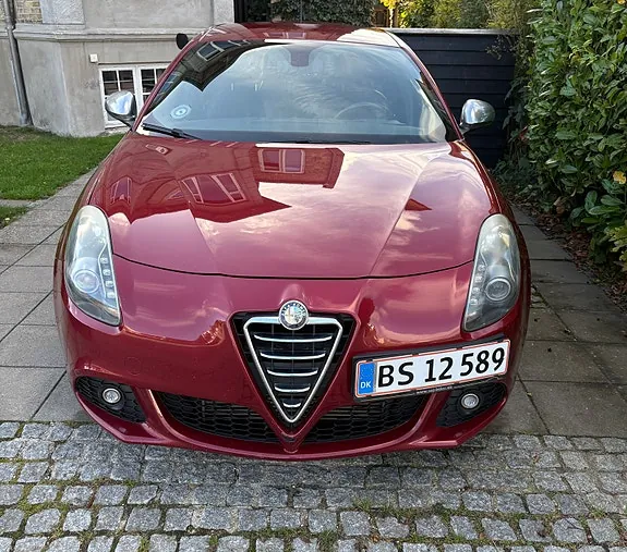 Alfa Romeo Giulietta 2010 photo 3