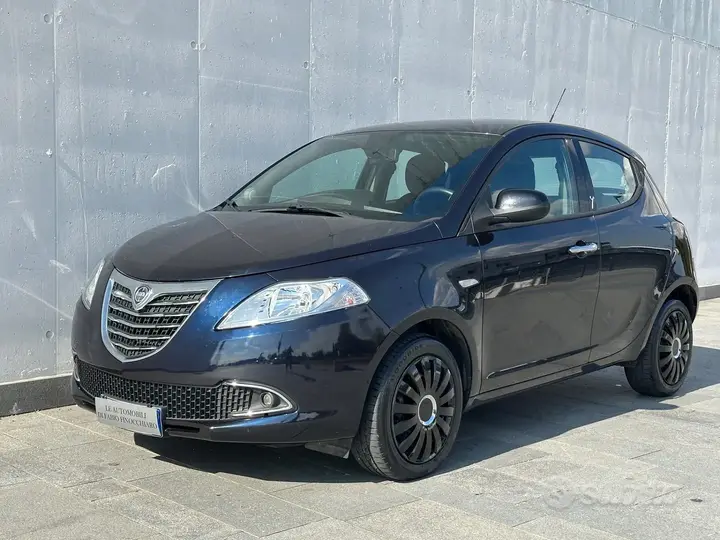 Lancia Ypsilon 2012 photo 2