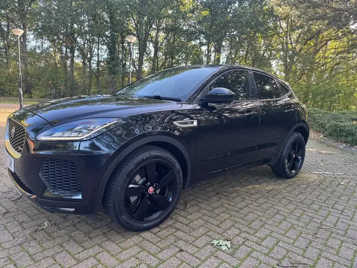 Jaguar E-Pace 2019 photo 3