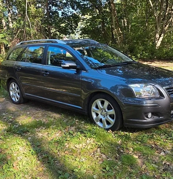 Toyota Avensis 2006 photo 2