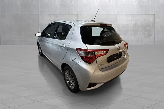 Toyota Yaris 2017 photo 3