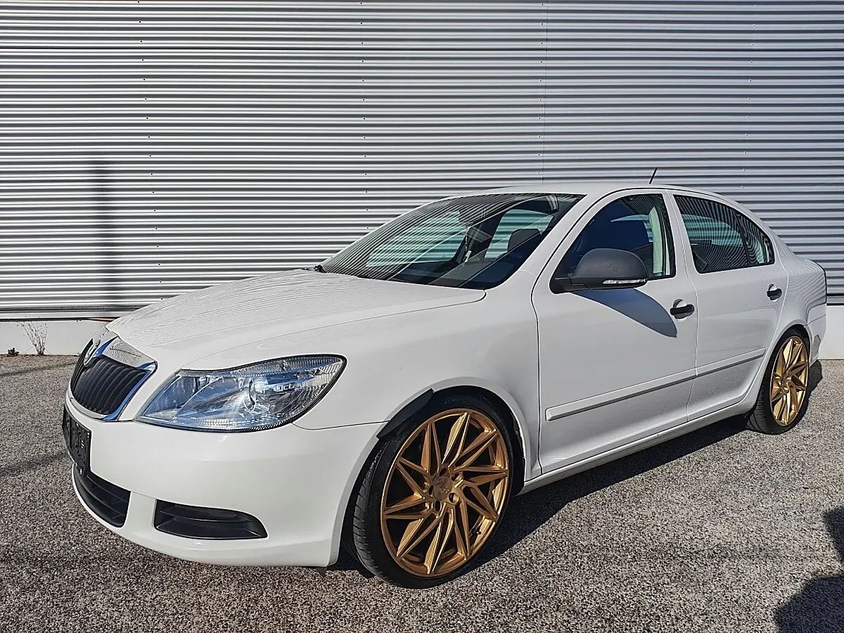 Skoda Octavia 2012 photo 3