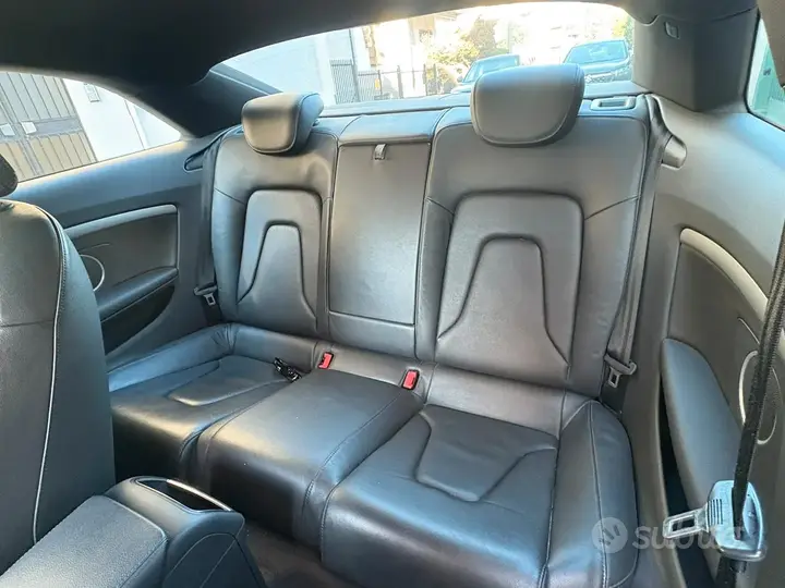 Audi A5 2011 photo 2