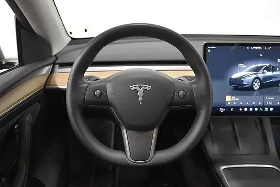 Tesla Model Y 2022 photo 2