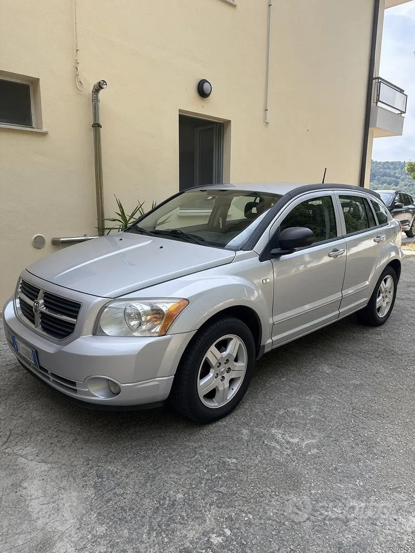 Dodge Caliber 2011 photo 3
