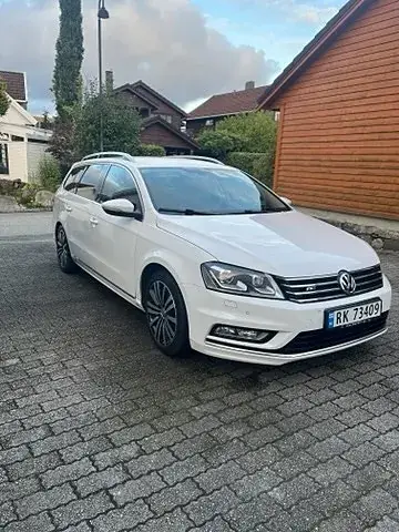 Volkswagen Passat 2014 photo 2