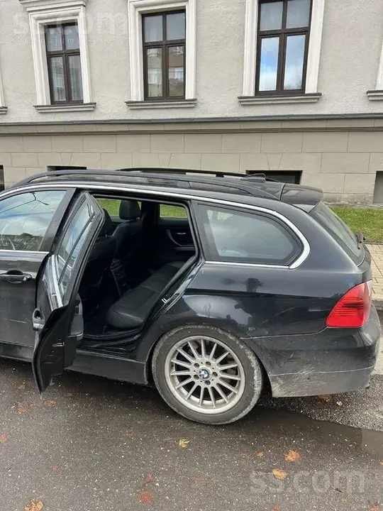 BMW 325D 2007 photo 2
