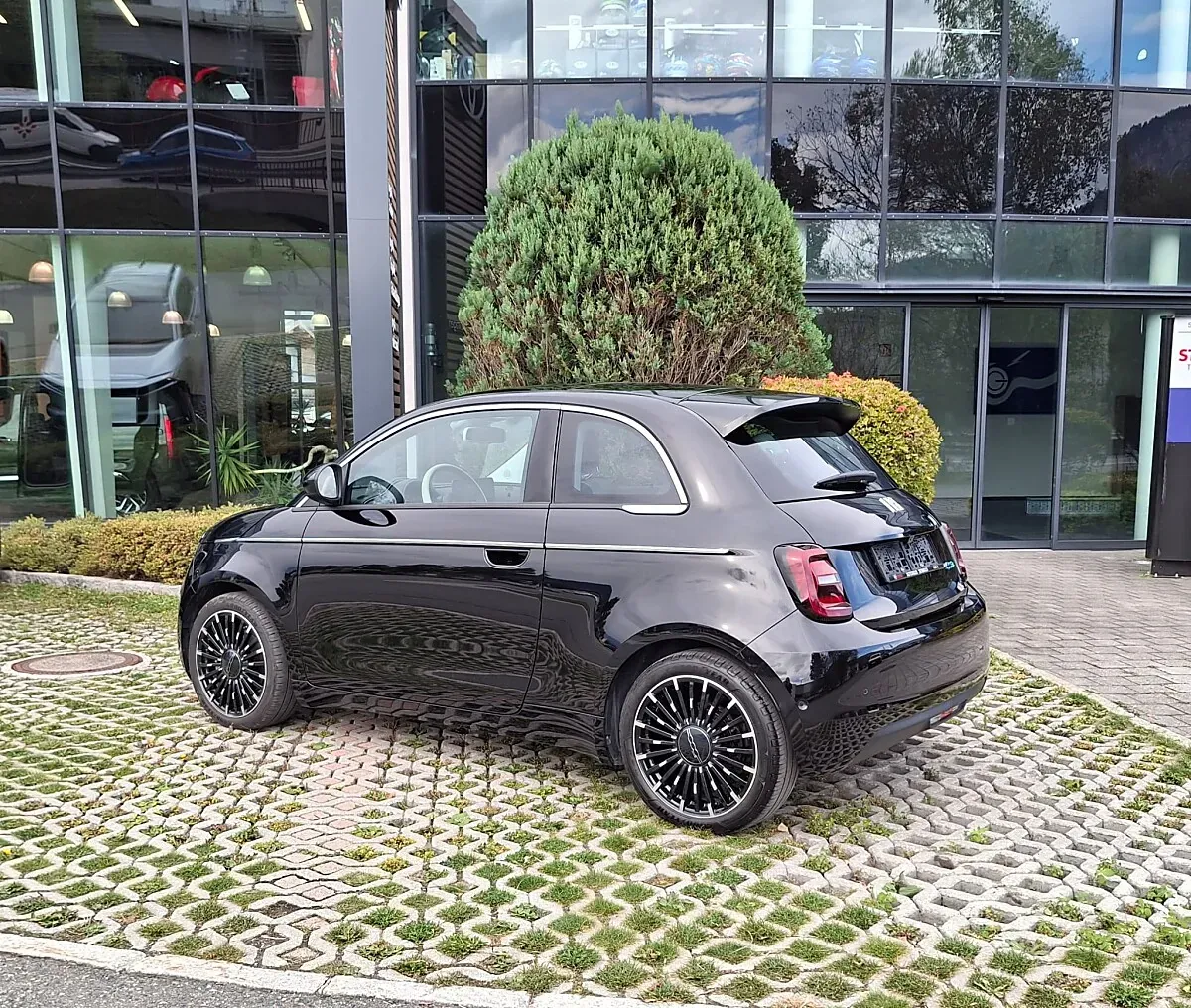 Fiat 500E 2023 photo 2