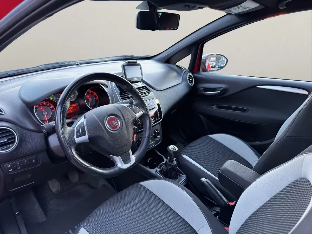 Fiat Punto 2016 photo 2