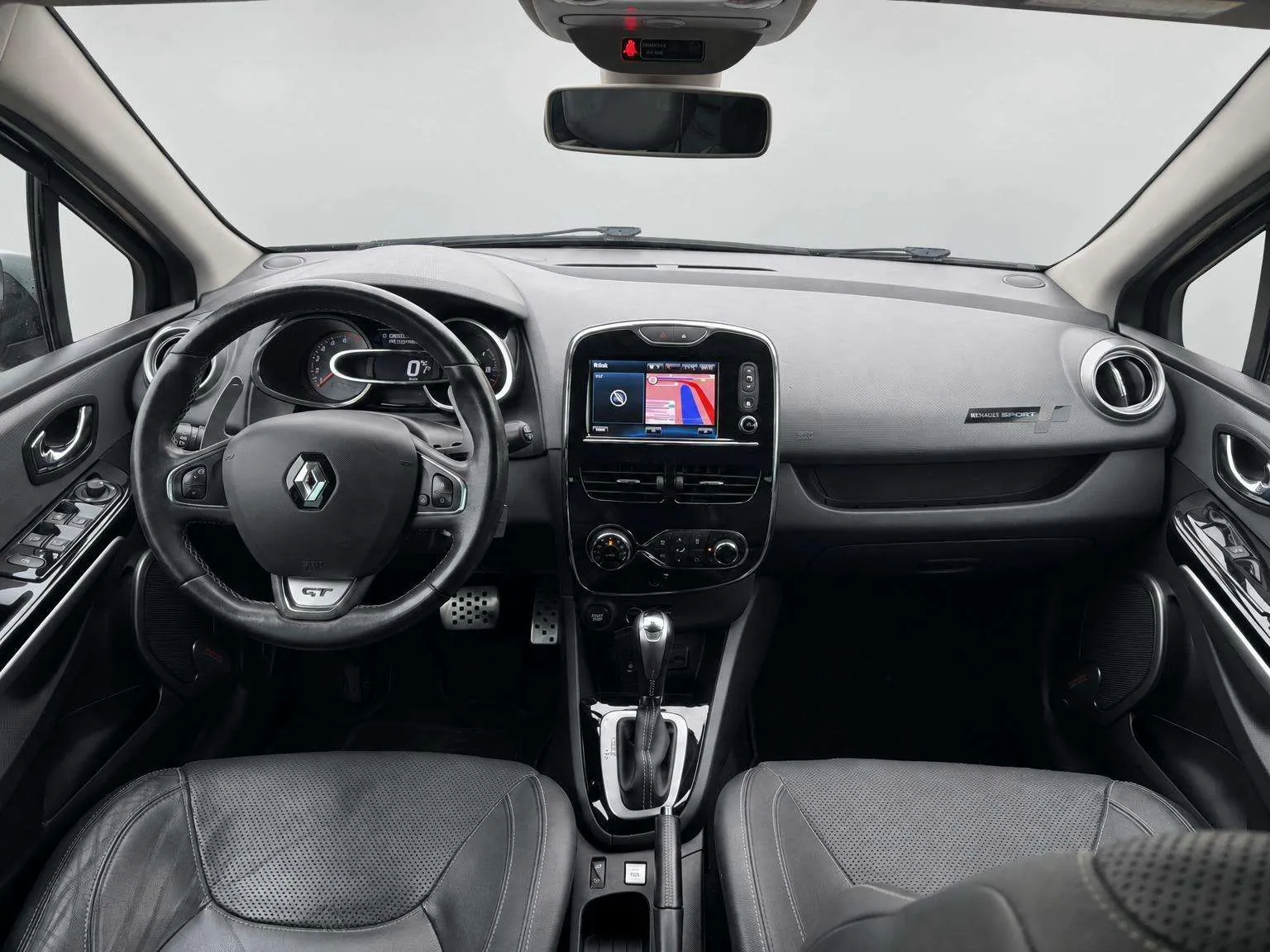 Renault Clio Estate 2013 photo 2