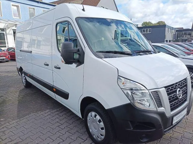 Nissan Nv400