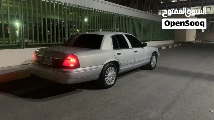Ford Crown Victoria