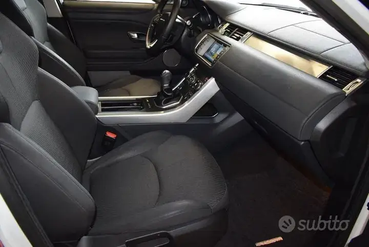 Land Rover Evoque 2018 photo 3