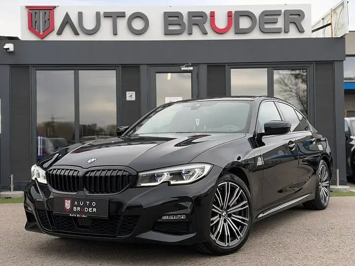 BMW 3 Series 2019 photo 2