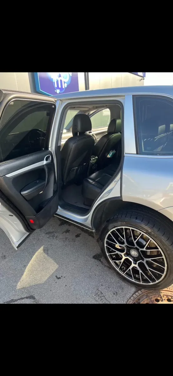Porsche Cayenne 2007 photo 2