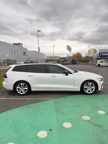 Volvo V60 2020 photo 2