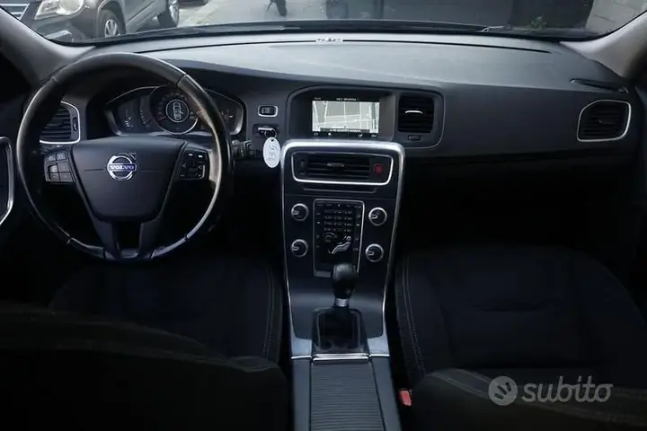 Volvo V60 2015 photo 2