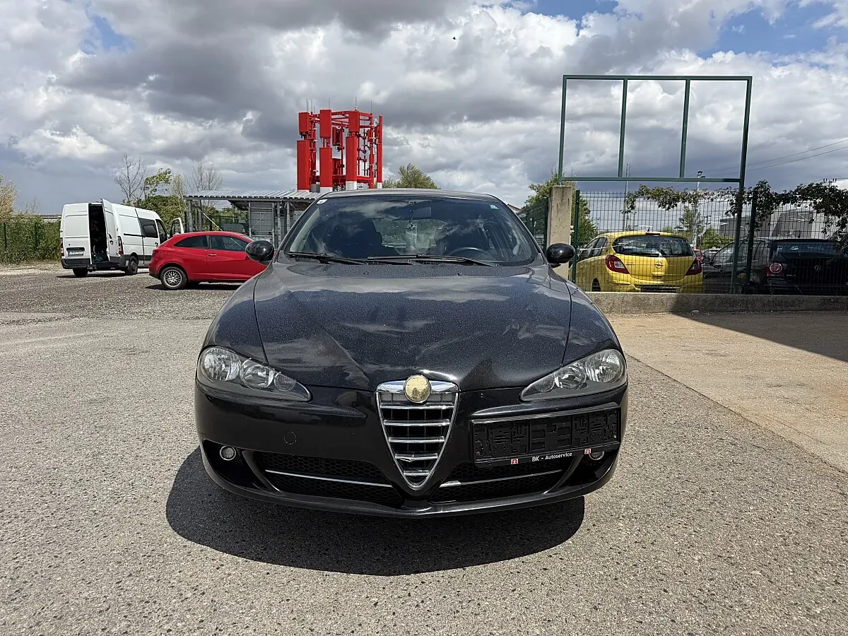 Alfa Romeo 147 2008 photo 2