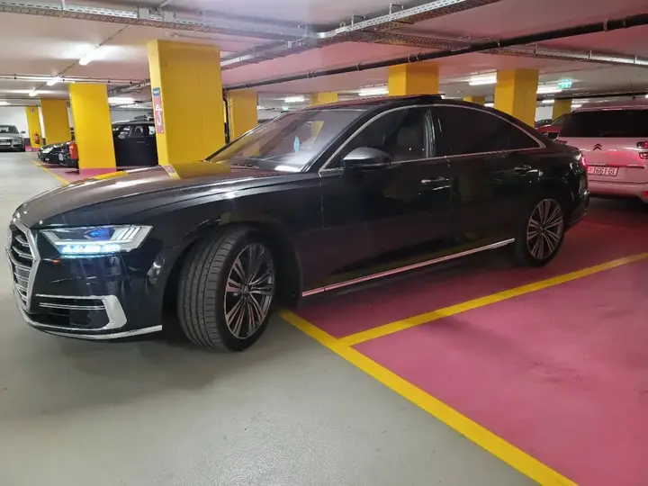 Audi A8