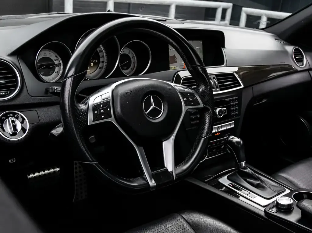 Mercedes-Benz C-Class 2012 photo 3