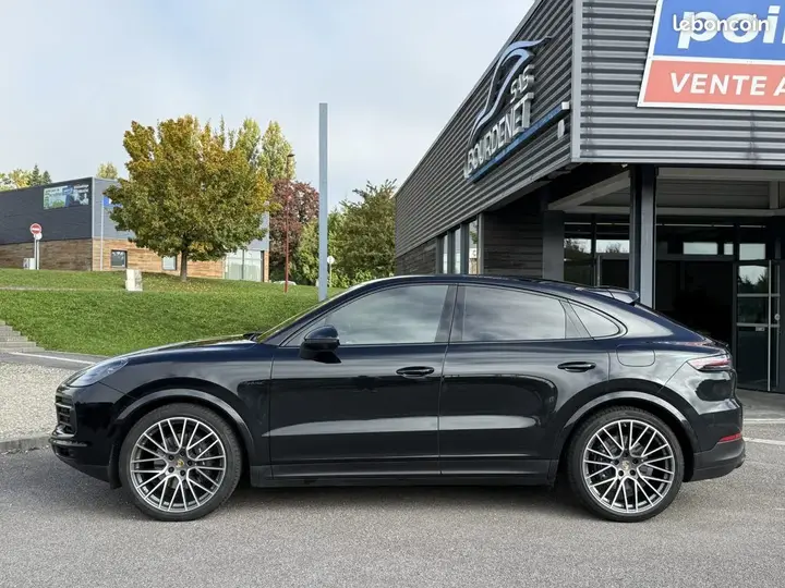 Porsche Cayenne 2023 photo 2