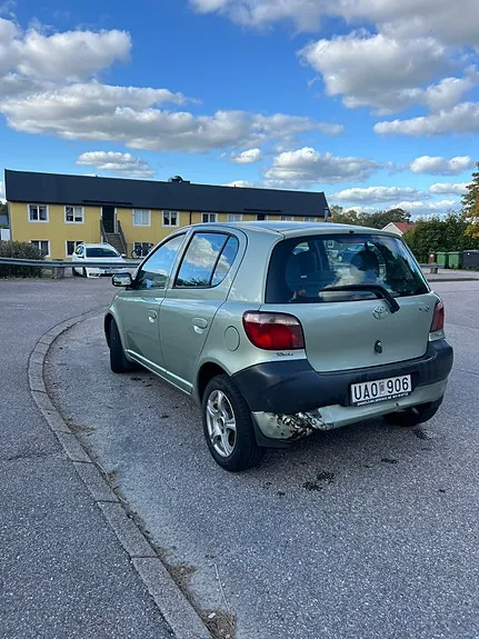 Toyota Yaris 2003 photo 3