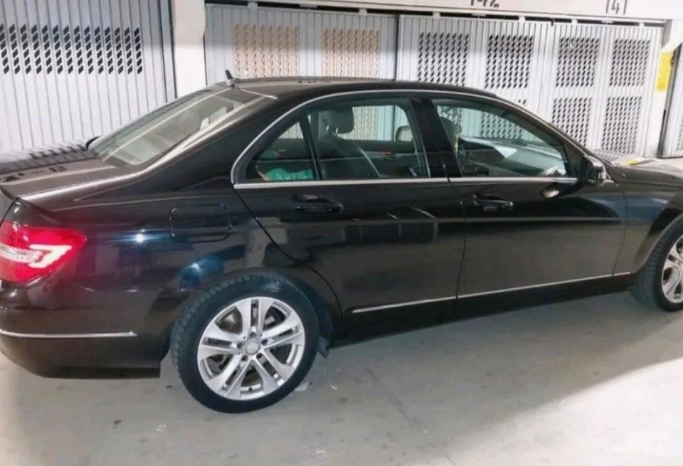 Mercedes-Benz C220
