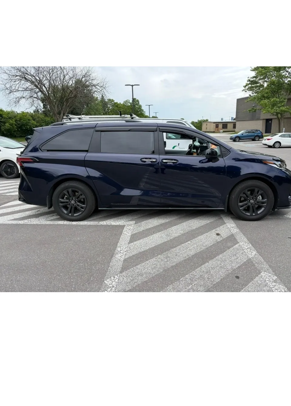 Toyota Sienna 2026 photo 3