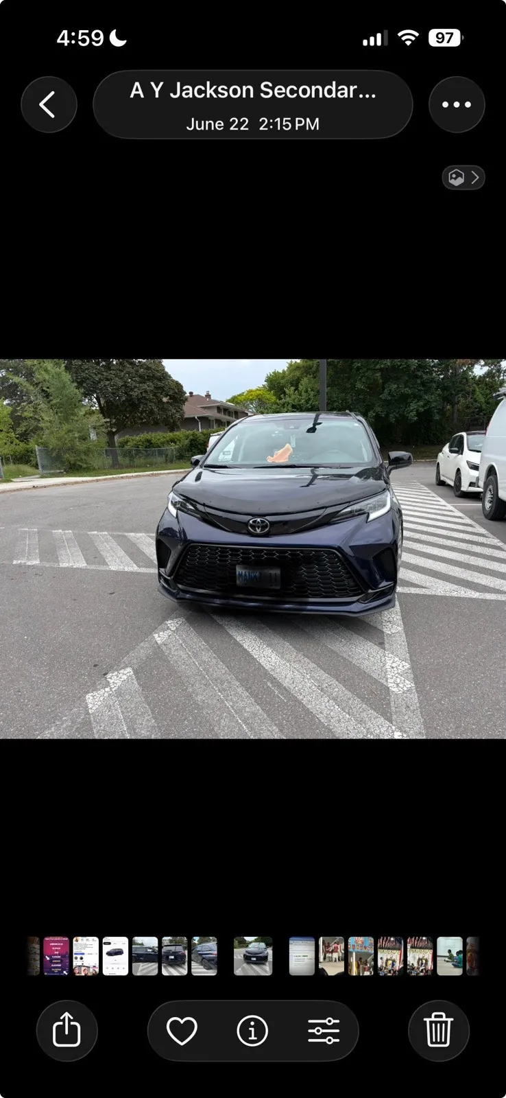 Toyota Sienna 2026 photo 2