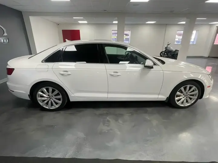 Audi A4 2017 photo 5