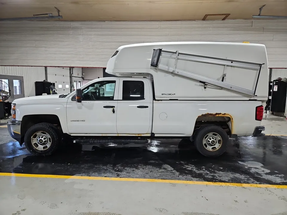 Chevrolet Silverado 2500Hd 2016 photo 2