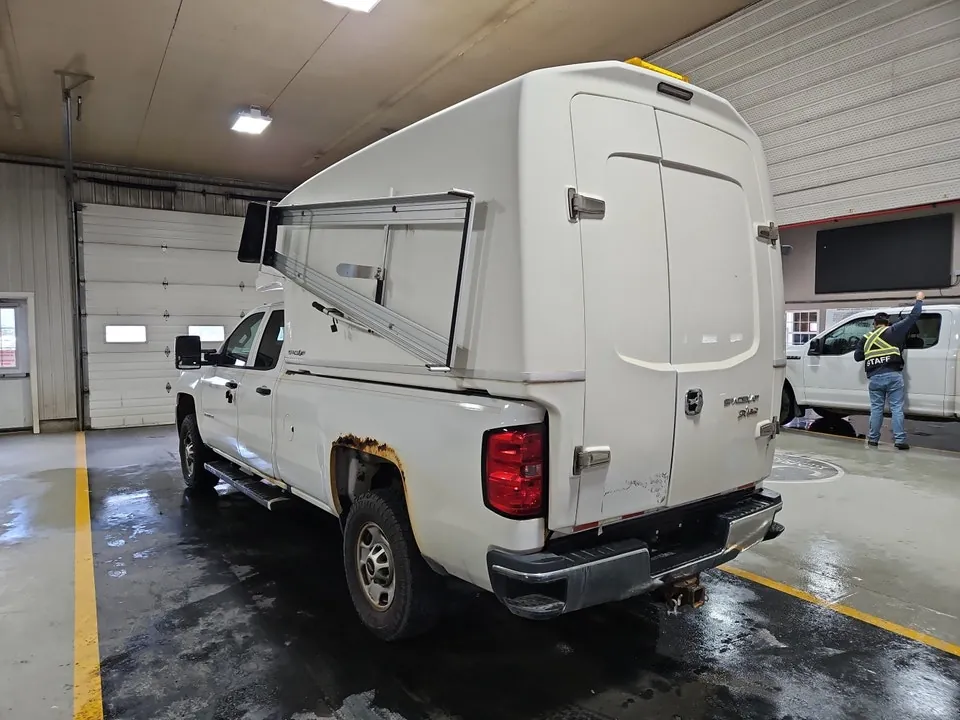 Chevrolet Silverado 2500Hd 2016 photo 3