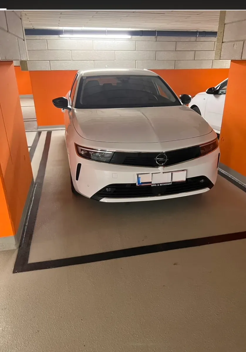 Opel Astra 2023 photo 2