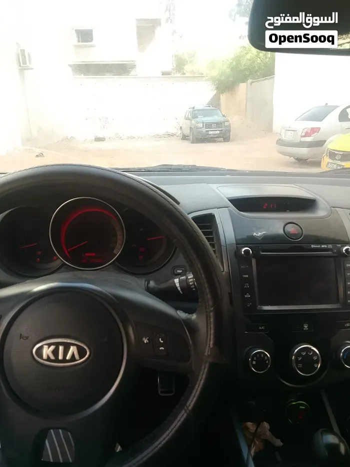 Kia Forte 2010 photo 2
