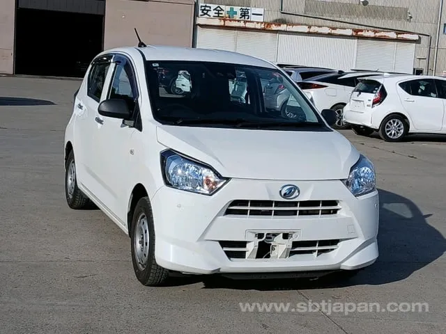Daihatsu Mira Es
