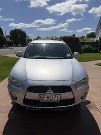 Mitsubishi Outlander 2012 photo 3