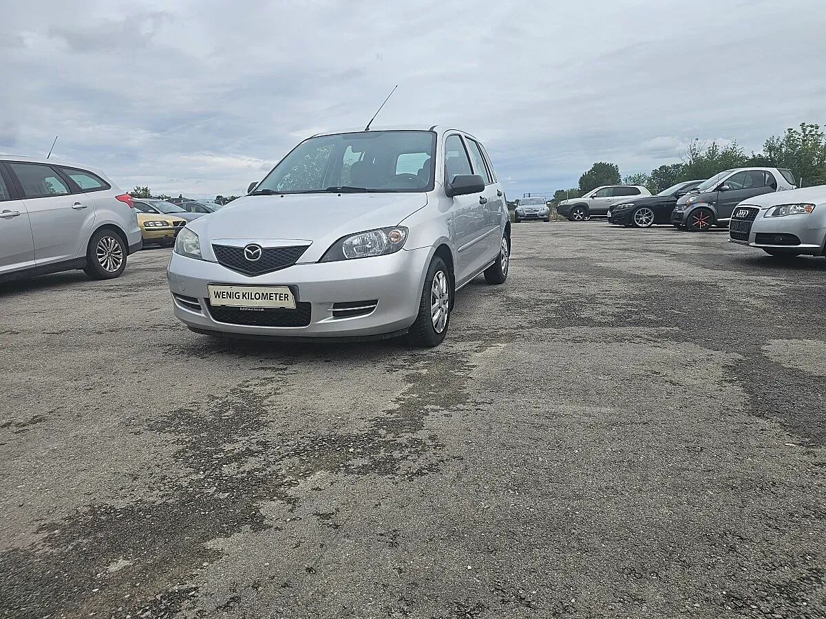 Mazda Mazda2 2005 photo 2