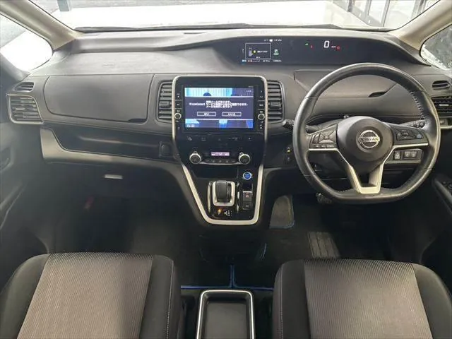 Nissan Serenade 2018 photo 3