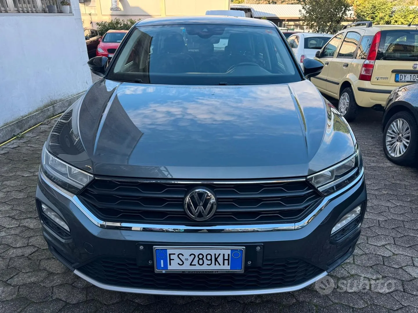 Volkswagen T-Roc 2018 photo 2