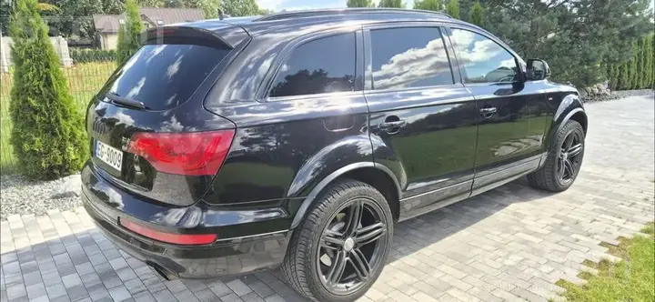 Audi Q7 2011 photo 4