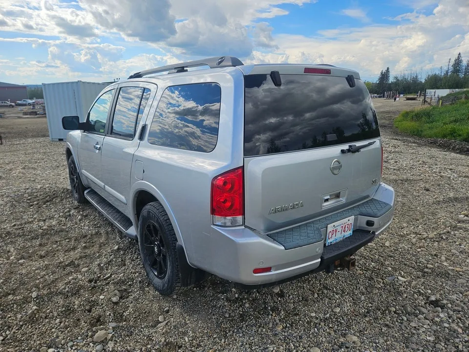Nissan Armada 2010 photo 3