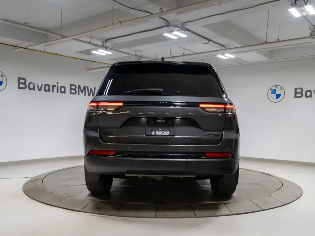 Jeep Grand Cherokee 2023 photo 4