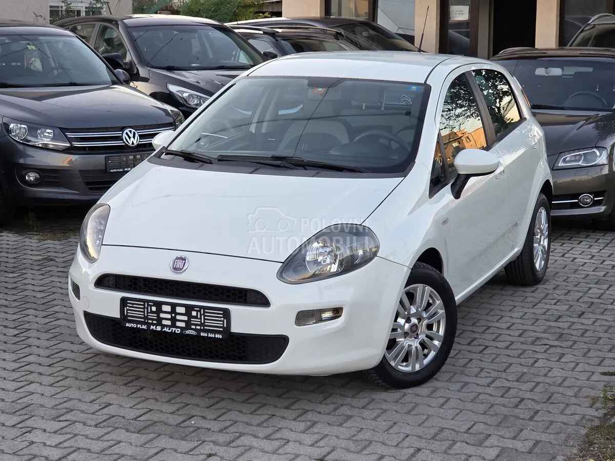 Fiat Grande Punto 2012 photo 2