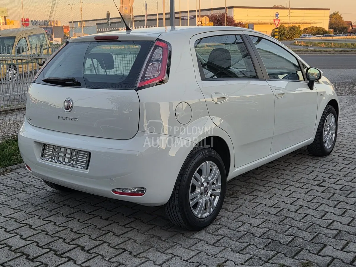 Fiat Grande Punto 2012 photo 3